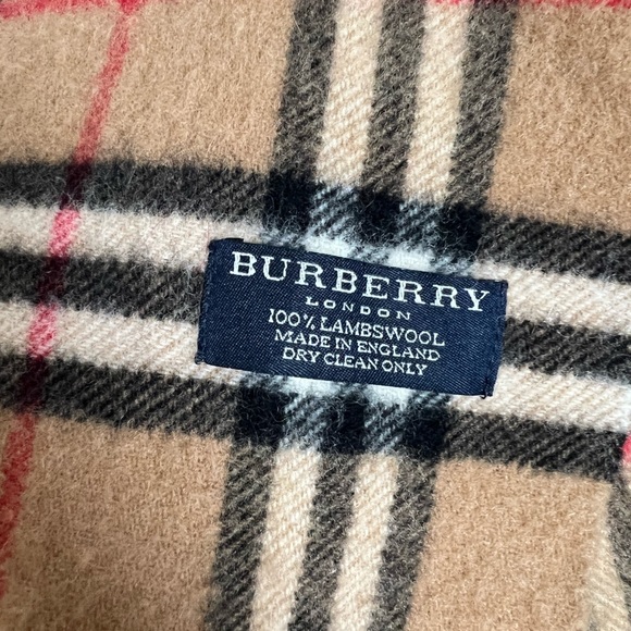 Authentic Burberry Scarf 100% Lambswool 75” Long - Picture 4 of 5